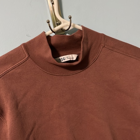 DSG Crew Mock Neck Sweatshirt size M Dark Mauve - Picture 2 of 6
